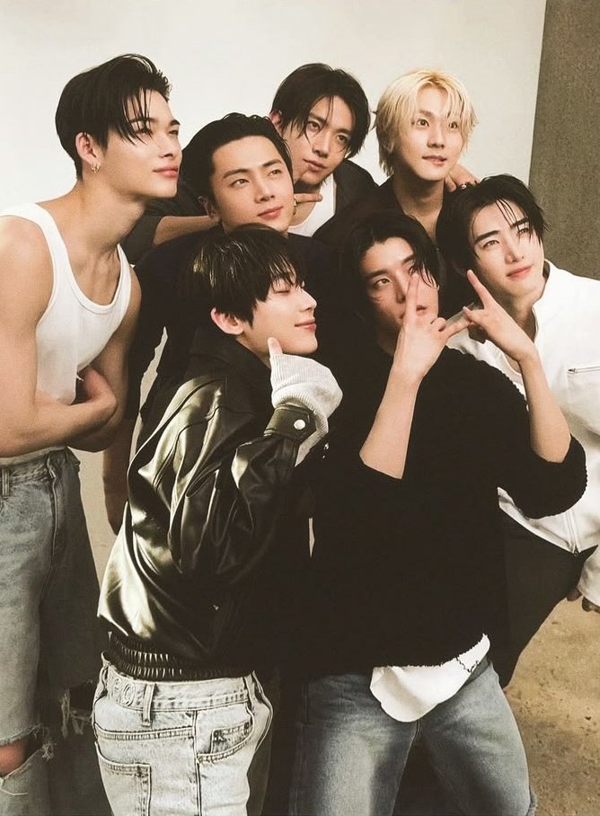 moongene_07's tweet photo. — ¿Que K-DRAMA eres según tu bias? ❤️‍🔥 

🐱: True Beaty 
🐹: My Demon 
🐈‍⬛: Alchemy of Souls 
🐶: Sweet Home
🐧: The Sweet Blood
🦊: Lovely Runner 
🐥: Dear X

#ENGENE_Stands_With_SevEN
#FinancialBoycottHYBE https://t.co/j87fKPZbRX