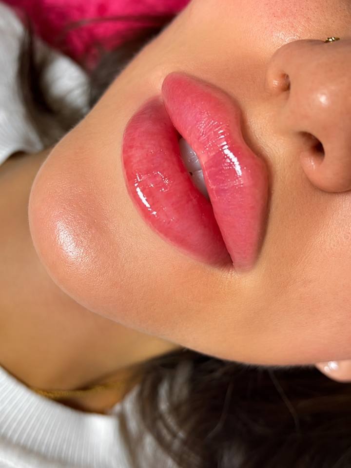 TequilaByan's tweet photo. Lips €250. Paris/Barcelona. Working in July. https://t.co/mIxWpVAqUt