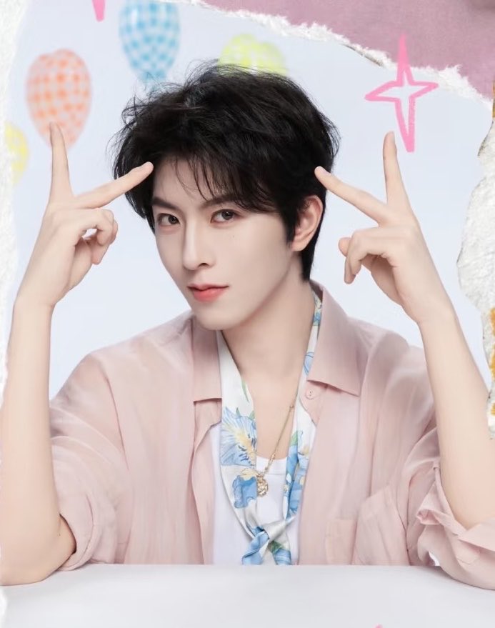chopchopmad's tweet photo. baobao looks so pretty in pink🧡🍁🌹 https://t.co/Jb0drRmM6U