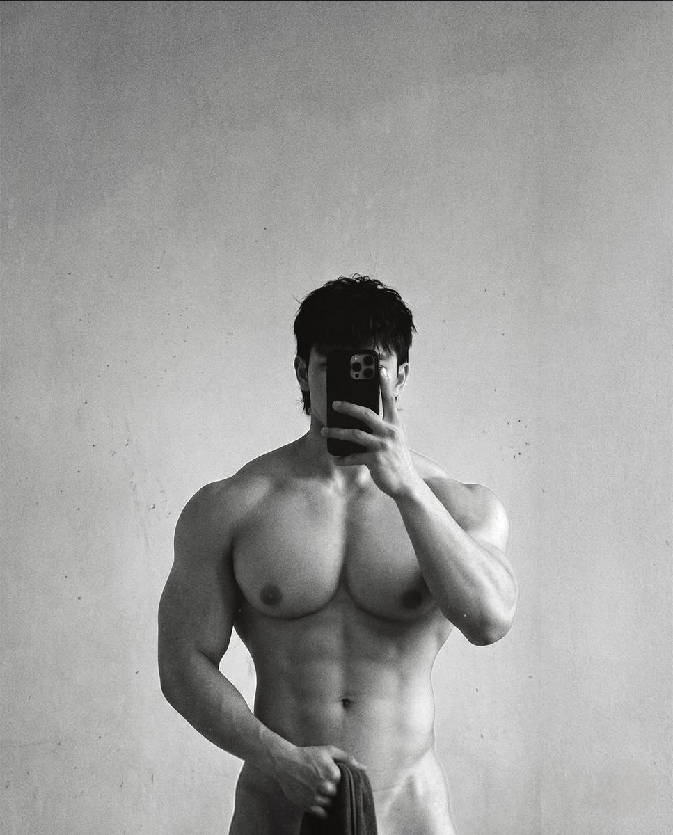 UserUnknowwwnnn's tweet photo. IG: leo.187cm https://t.co/LDFHpbSsPs