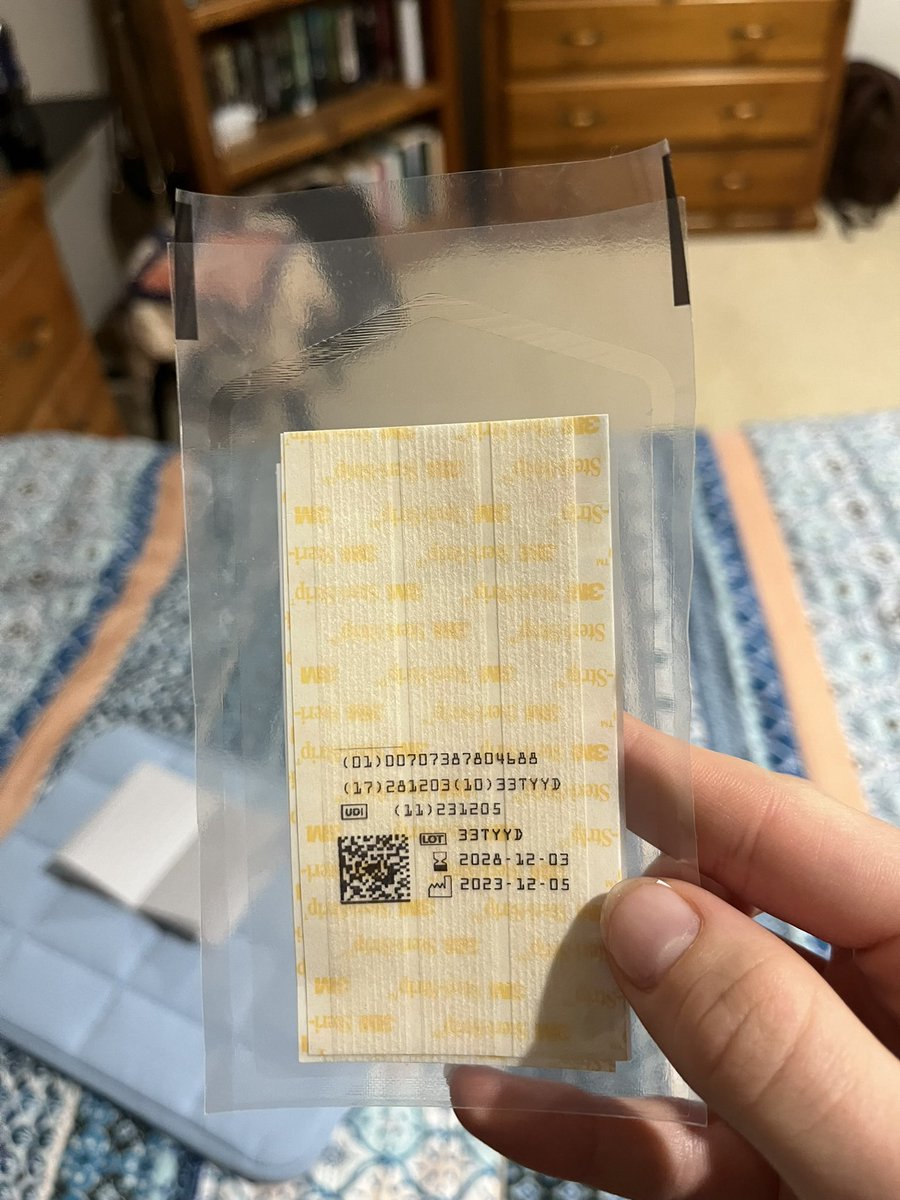 marleavemealone's tweet photo. supplies:

betadine/topical disinfectant
sterile saline (can use clean running water as a substitute, ideally boiled)
sterile gauze/non-adhesive pads
skin safe tape
steristrips (if required)
alt: dressings/bandaids if available https://t.co/6FOSFXQC1Q