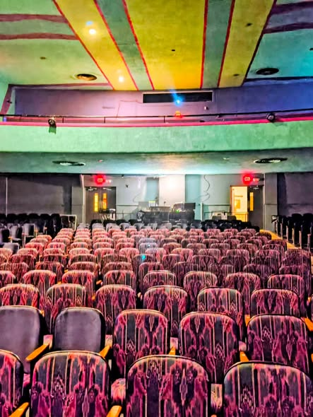 NicoleStarkey40's tweet photo. date night with my kiddo at the historic Shoals Theater 🎭! They are doing a movie premiere tonight along with a Q&amp;A with the director and cast afterwards #coolstuff #historic  #theatre #cinema #horrormovies https://t.co/iizipPQjFL