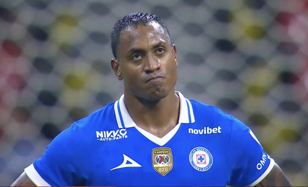 Costalito33's tweet photo. “Gol de quién amor?”

Mi cara viendo a Jeremy de lateral, Piovi de pivote y al gran Kevin Mier: https://t.co/vQlm9h5F9h
