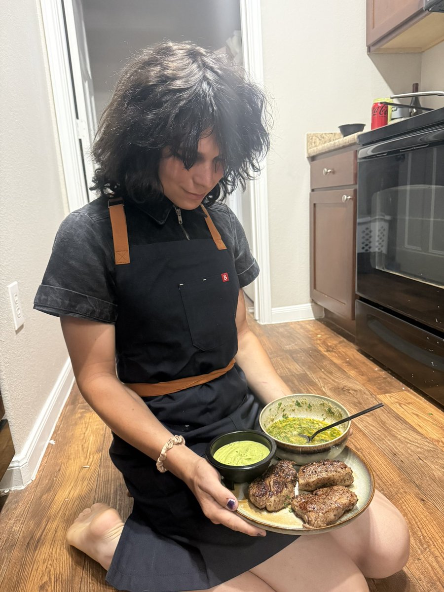 cutienamedava's tweet photo. Do you like me for me or my food 👉👈🥺..#trans #mtf #femboy #foodie https://t.co/JYTkmEcWu7
