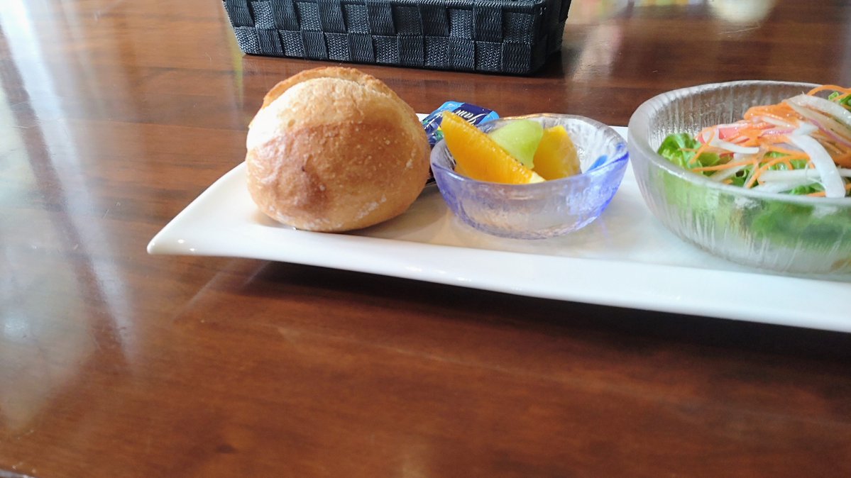 TTrider_2010's tweet photo. 優雅な朝飯をキメます https://t.co/5oMDqvyqO7