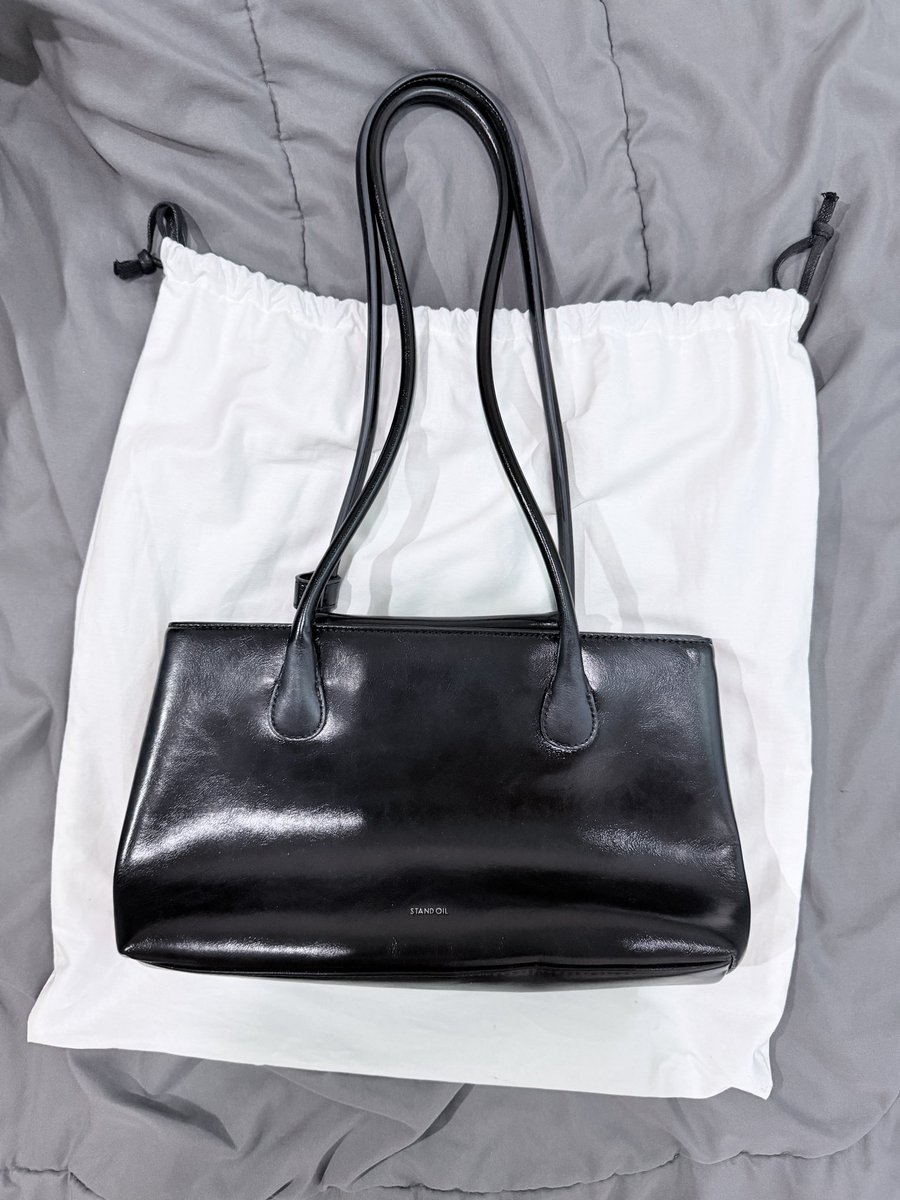 wwinterina's tweet photo. #ส่งต่อ stand oil Square Low Bag
สี Black 
🤍ราคา 1,550 ส่งฟรี  
 สภาพใหม่มากๆ ใช้งานไปไม่กี่ครั้งหรือทักมาขอดูเพิ่มเติมได้ค่ะ 

#standoil #standoilthailand #standoilth #ส่งต่อstandoil #standoilส่งต่อ  #standoilมือสอง https://t.co/mcA6TY0QcV