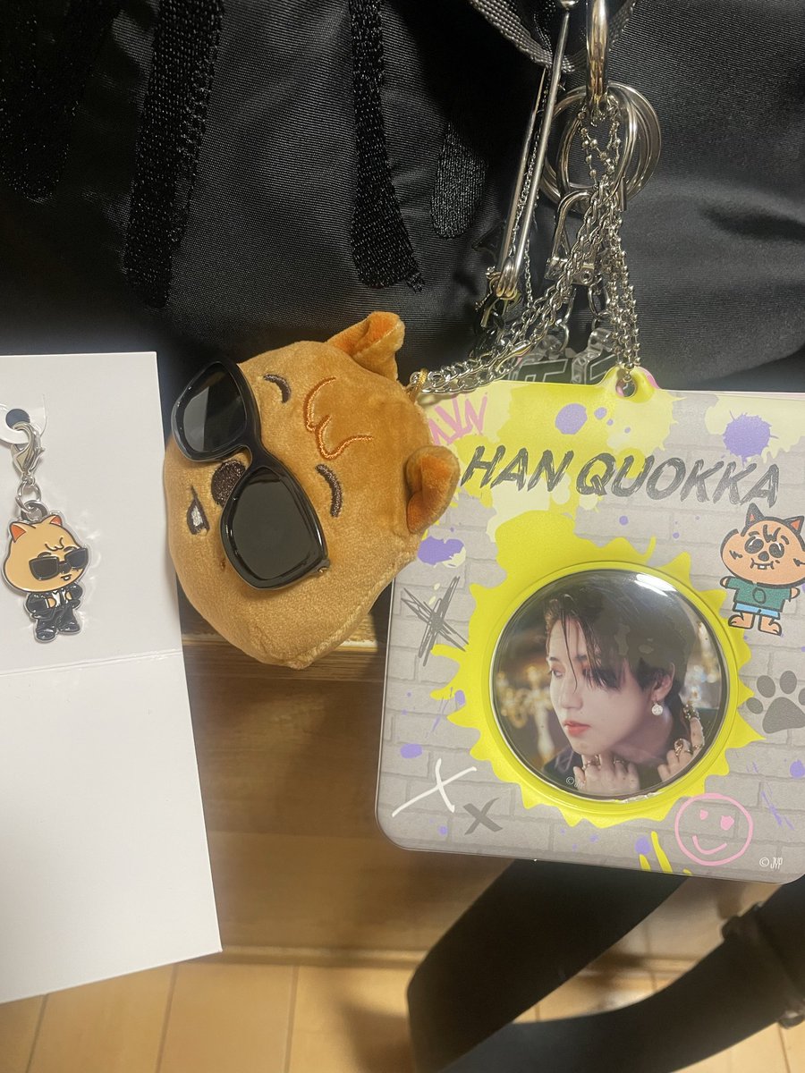 btsaruka's tweet photo. 昨日現地で買ったグッズハンクォッカゲット。
今日は売れきれてなかったら、シュシュを買う予定 https://t.co/TJwD7l3dD0