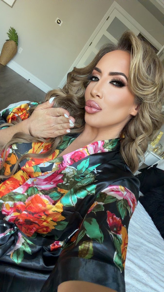 RICHELLERYAN's tweet photo. My ONLY Telegram> https://t.co/1vb724O733 https://t.co/Q1r0oIJk0M