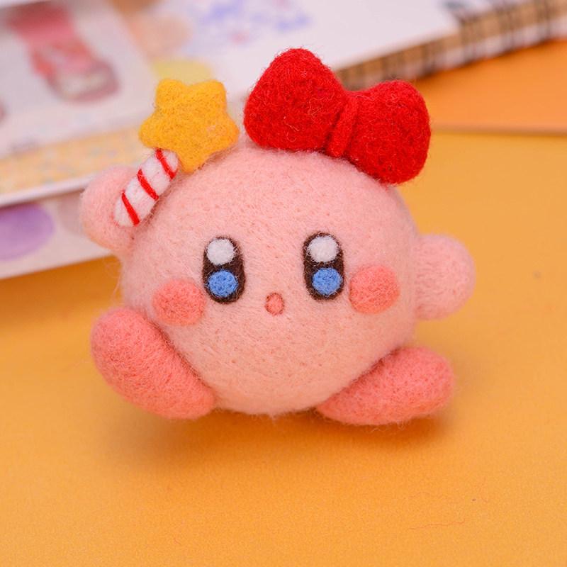 etq33's tweet photo. [Just finished this cute handmade felt keychain ! Soft, cozy, and perfect for adding a little charm to my bag. Who else loves small craft projects to relax  #HandmadeCrafts #FeltArt]， https://t.co/BFejaCmv1O