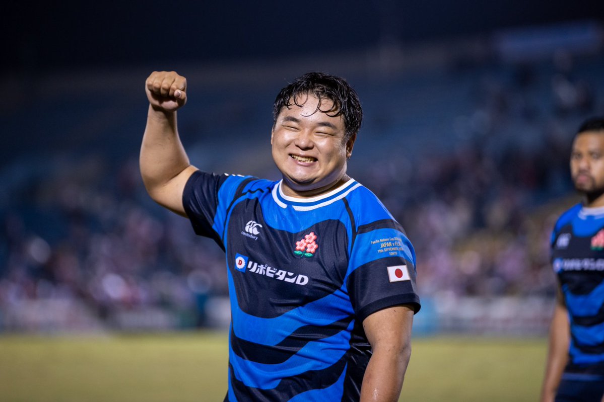 bluerevs's tweet photo. #稲場巧 選手の満開の笑顔をどうぞ🌸🌸🌸

日本代表3キャップ目＆優勝おめでとう🏆㊗️

＜アサヒスーパードライ パシフィックネーションズカップ2026＞ 決勝では後半31分から出場し、日本代表🇯🇵は直後に逆転🔥

 #静���ブルーレヴズ #JapanRugby
Photo by @youlyt0724 https://t.co/mHDTGBksPj