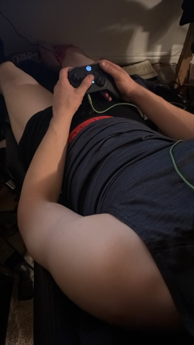NutInMyHands's tweet photo. Who wants to satisfy me while my man plays video games? 🫣🥵😝

#nsfwtwt #nsfwㅤㅤ #horny #trade #cnc #rapethreats https://t.co/9fQ7Q7PMaO