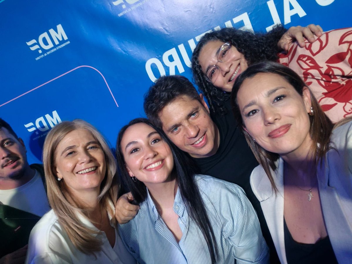Adry_Cano's tweet photo. HAY OTRO CAMINO 🇦🇷

Desde Mendoza, acompañando este encuentro federal que reunió a representantes de todo el país, reafirmamos una convicción: hay otra Argentina posible.

Una Argentina que se construye con diálogo, federalismo y una mirada puesta en el futuro.

No hay un único camino. Hay una alternativa. Hay otro camino. Y lo vamos a construir entre todos.