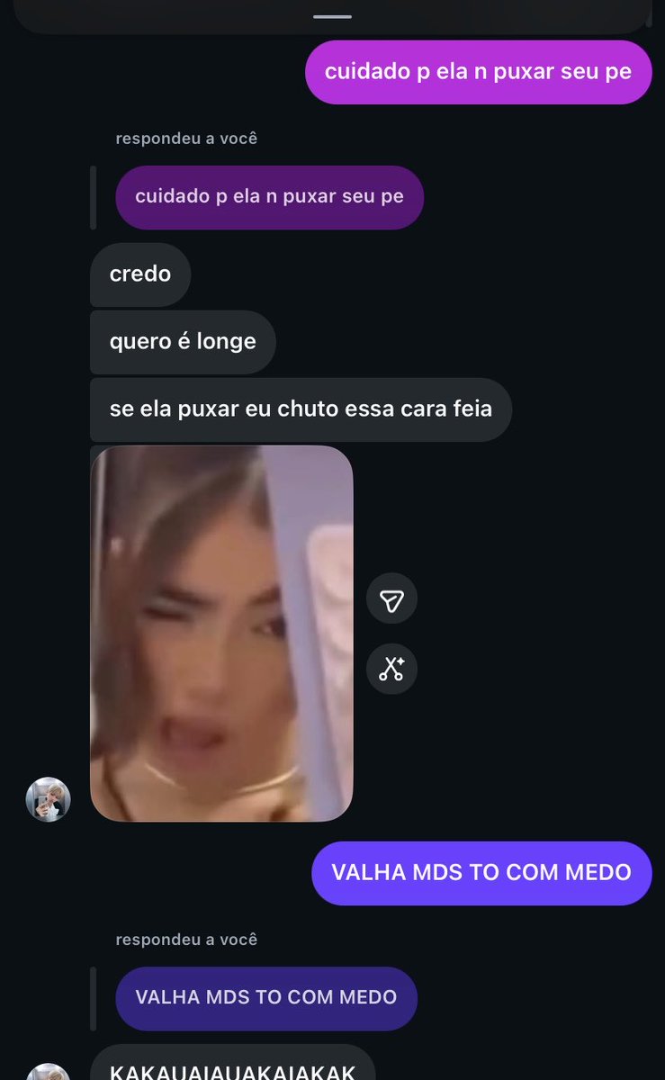 leeeviado's tweet photo. mamae deixa eu dormir c vc pf, to c medo da hantesao https://t.co/w5MmUBWnJY