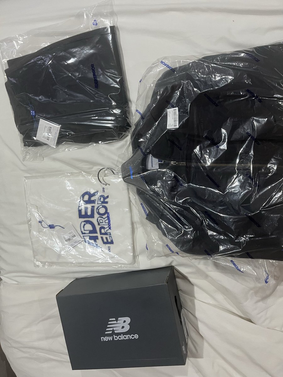 md_9y's tweet photo. @kazumaxy_115 セットアップ、Tシャツ、靴です
開けてみないとわからないね https://t.co/bbCt3JW8lk