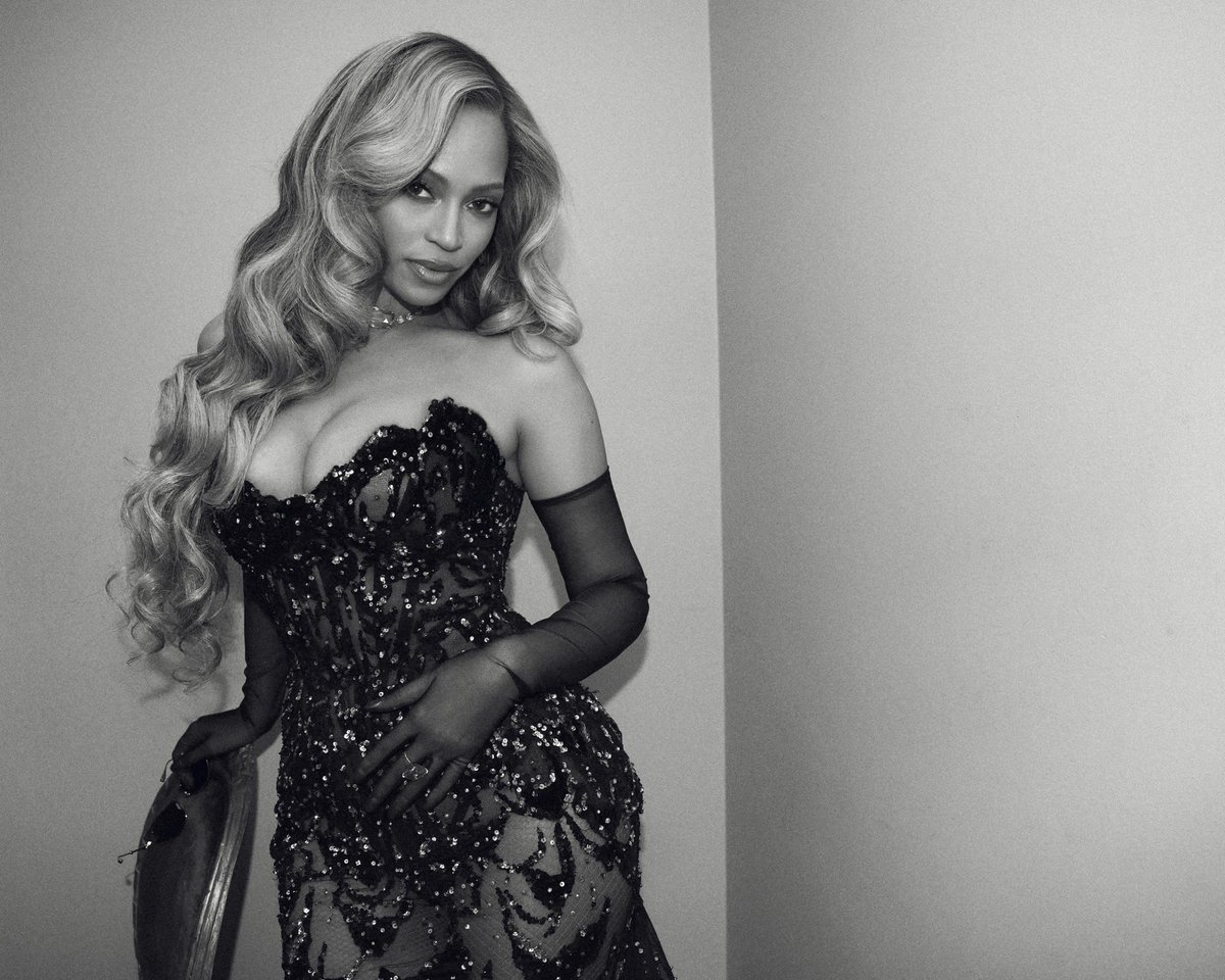 poisonhoneybee_'s tweet photo. BEYONCÉ VIA HER WEBSITE 

☆ 4k image thread https://t.co/89ReY6IuW2