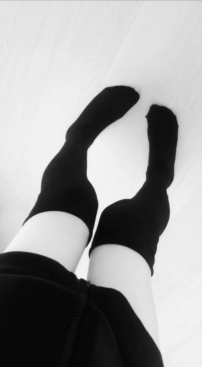 pervykifd's tweet photo. ℓσσk αt ოι tιnყ ℓιძძσℓ thighs ૮₍ ˃ ⤙ ˂ ₎ა https://t.co/1oMUlmlI9M