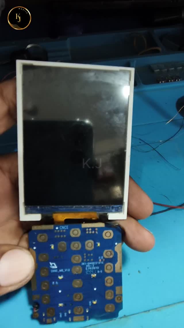 CarollFlan52's tweet photo. Vgotel mobile power key jumper repair completed successfully. The power button issue was resolved, and the phone powered on perfectly. Please like, share, and comment. https://t.co/h8VBwF682f