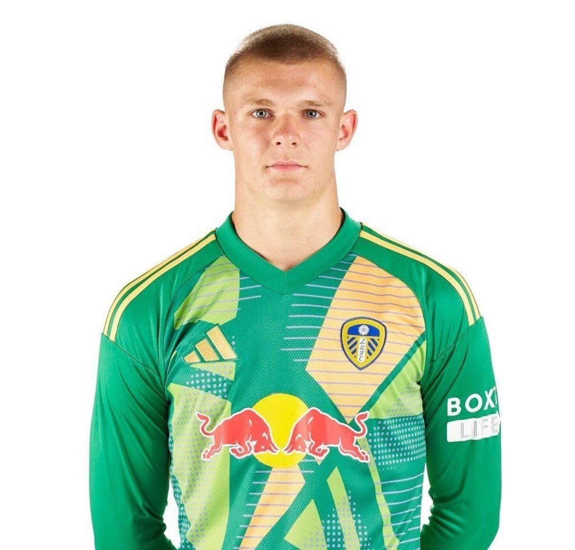 leedsutdacademy's tweet photo. 🤝 #LUFCU21s goalkeeper George Kenyon has joined Northern Premier League side @RamsbottomUtd on a short term loan deal

All the best, George! 🤍

#LUFCYouth | #LUFC https://t.co/88RY5DLixI