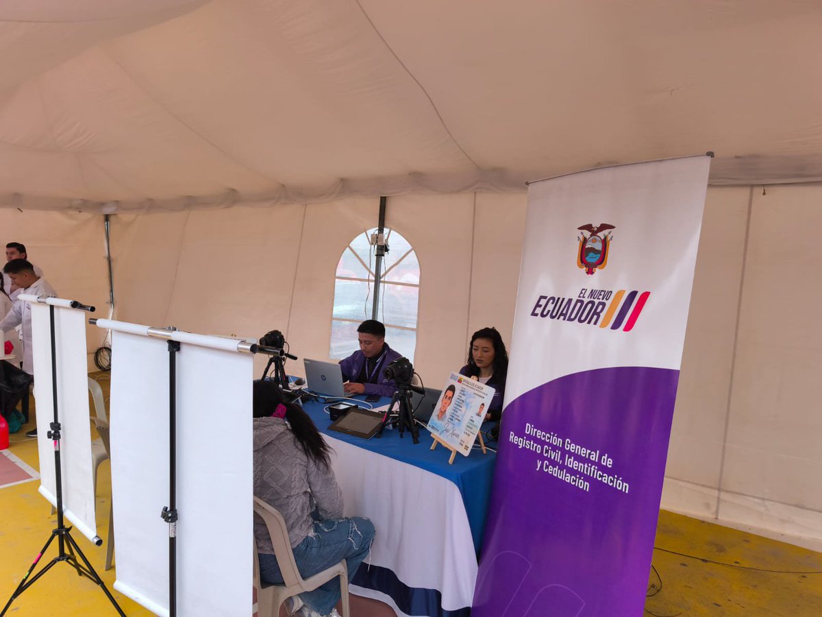 RCivil_Zona3's tweet photo. 💜🇪🇨 ¡Seguimos llegando donde más nos necesitan!
📍Nuestras #BrigadasMóviles llegaron a la comunidad Patután, parroquia Eloy Alfaro, Cotopaxi, con el servicio de cedulación 🪪✨.

#LaCédulaEnTuBarrio https://t.co/wNGB3ITolW