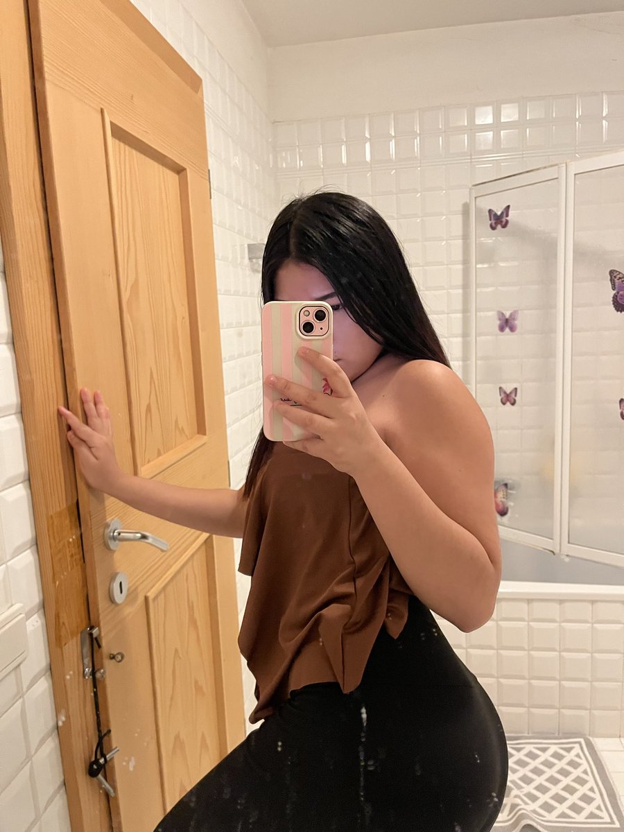 Luszxr's tweet photo. Les gustó mi ropa ? https://t.co/FaNTMw1wCd
