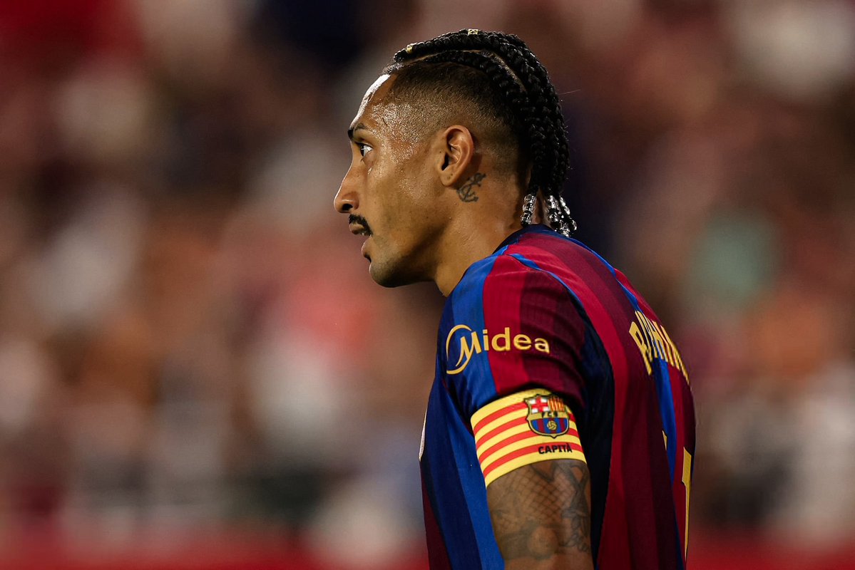 ReshadRahman's tweet photo. 🚨✨ 𝐑𝐄𝐂𝐎𝐑𝐃: Raphinha achieves the 𝐛𝐞𝐬𝐭 goalscoring start by any player in the 𝒆𝒏𝒕𝒊𝒓𝒆 𝒉𝒊𝒔𝒕𝒐𝒓𝒚 of Barcelona, with 14 goals scored in 8 games. He surpasses César’s 1948/49 feat. #FCB 🇧🇷💙❤️ https://t.co/YWTFLv9sA8