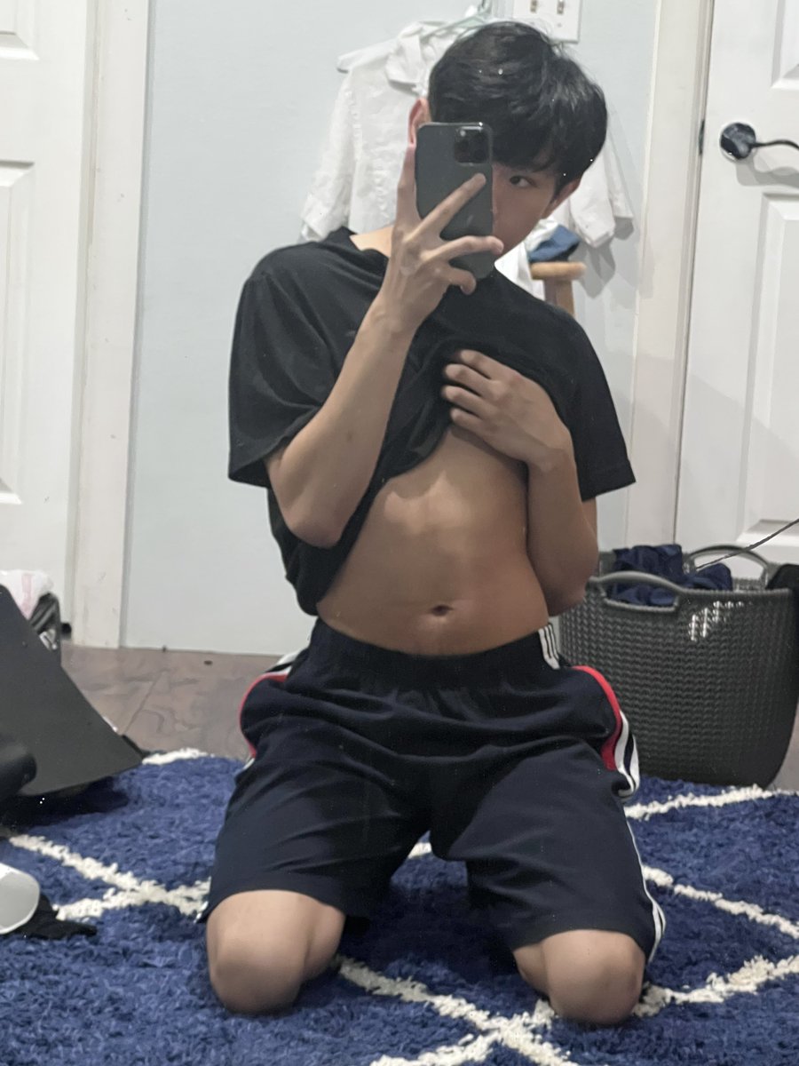 ch001233's tweet photo. Asian cumslut for muscular gym guys 🥹 #la #twink #femboy  #socal https://t.co/JjEkp0JzSL
