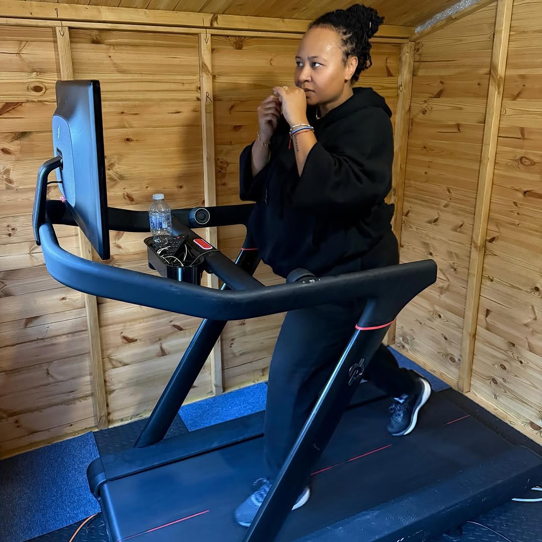 doditaramel12's tweet photo. First day in the shred shed! 💦 Time to get started! https://t.co/5bkJdC0KuQ