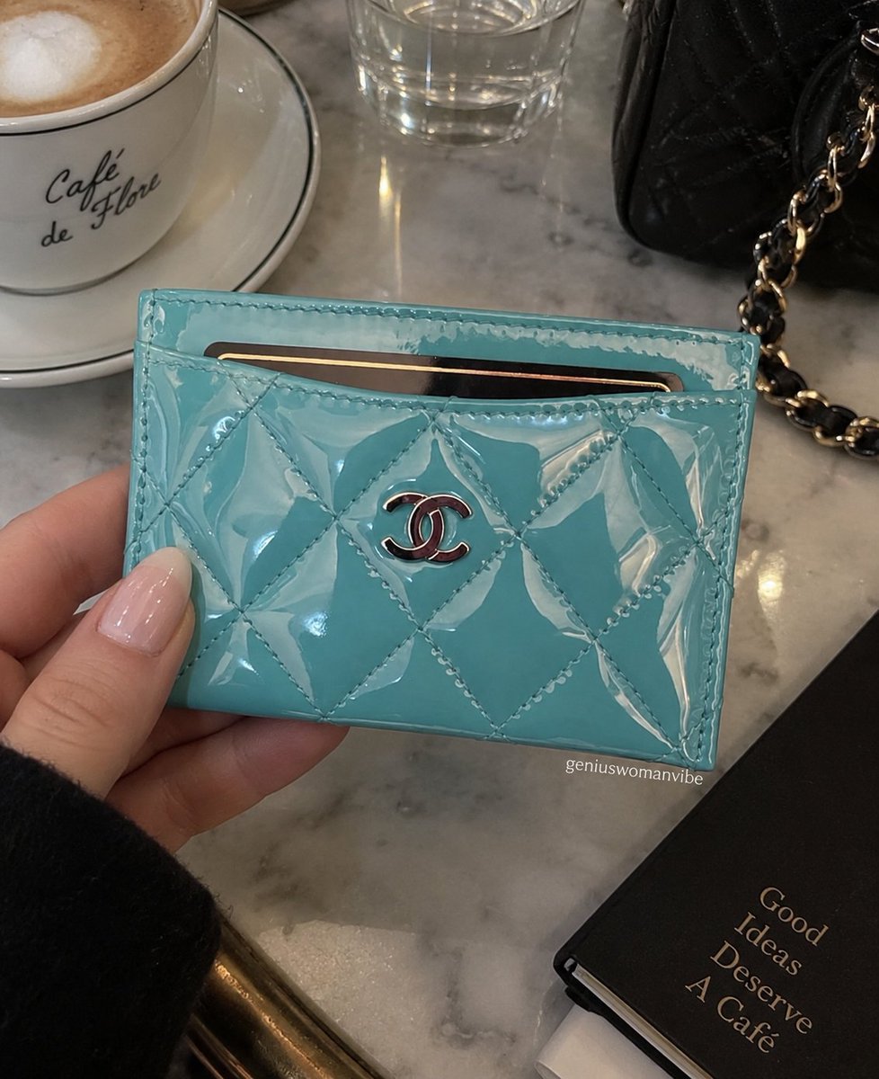 sophiaevaa_'s tweet photo. chanel teal card holder https://t.co/F9FF2c91Mw