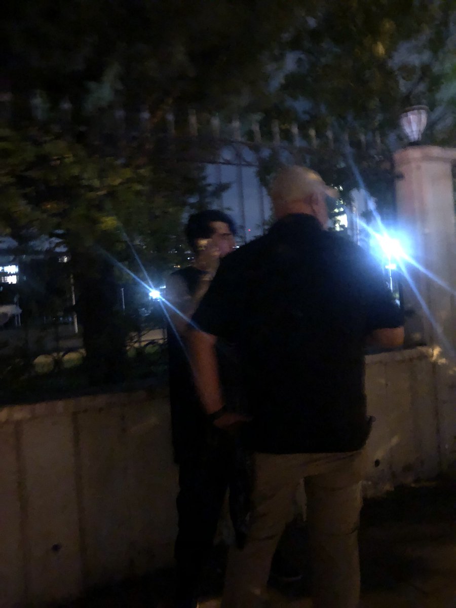 aaxiiyl's tweet photo. AQ ADAMLA ARAMDA 10CM VARDI AMA
PANIKTEN DOGRU DUZGUN FOTO CEKEMISIM.. saclarindan taniyab tanidi ig https://t.co/Ystwi8ufBO