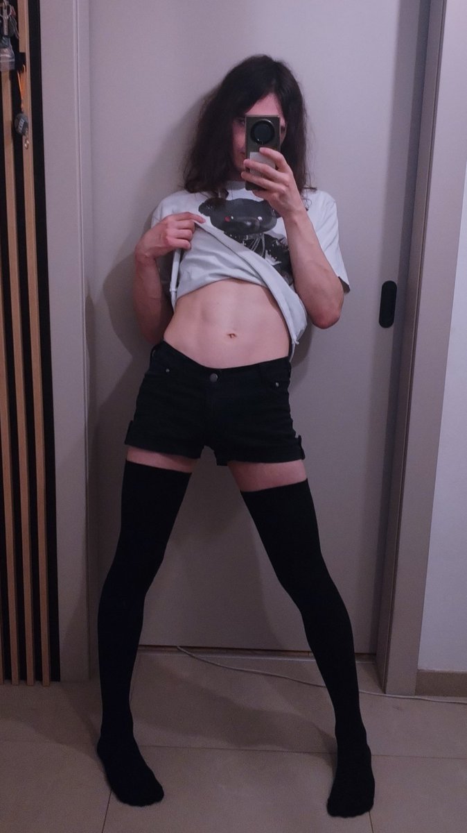 happyboio's tweet photo. average male gaming attire :3

#twink #femboy https://t.co/xTJ5F8eO6l