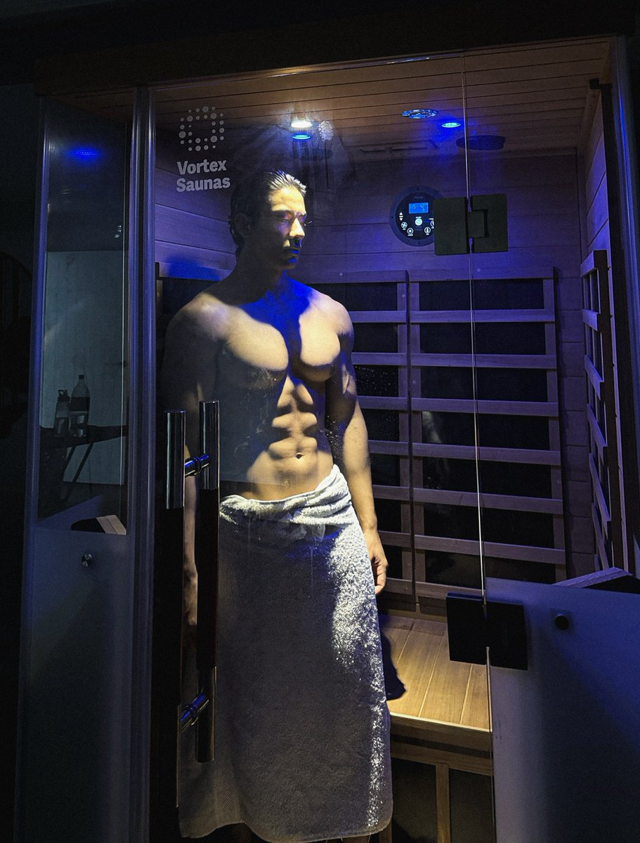 brownboynzfit's tweet photo. Sauna time 🧖🏽‍♂️ https://t.co/LaSZFQ0ize