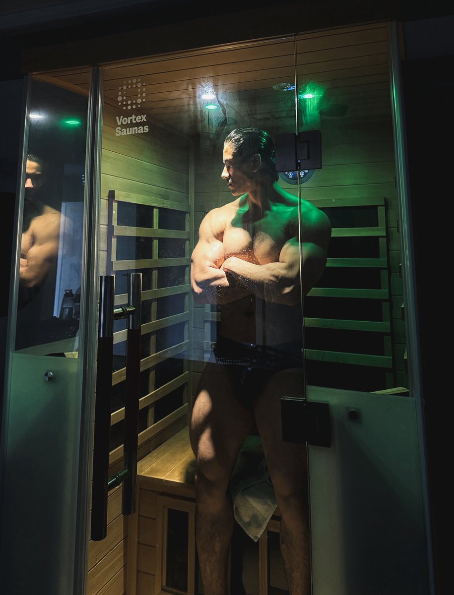 brownboynzfit's tweet photo. Sauna time 🧖🏽‍♂️ https://t.co/LaSZFQ0ize