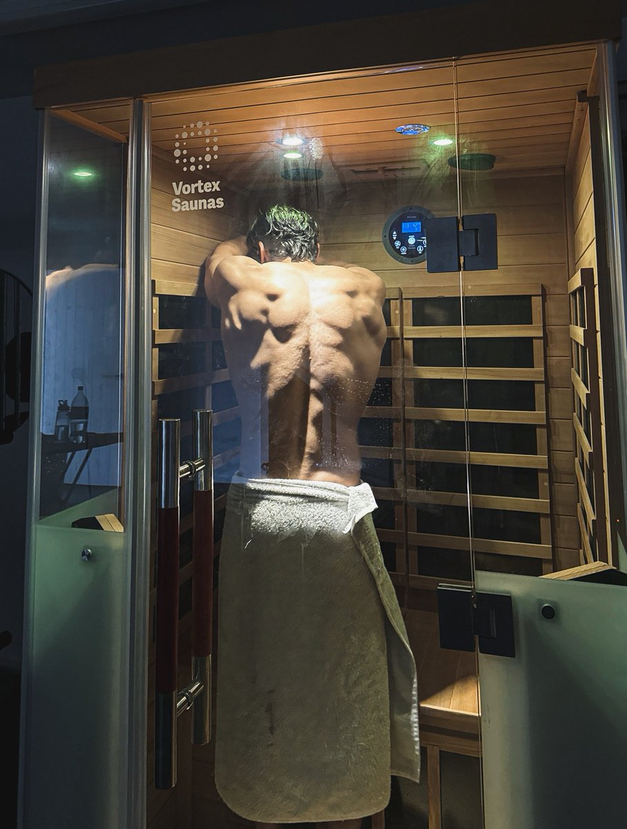 brownboynzfit's tweet photo. Sauna time 🧖🏽‍♂️ https://t.co/LaSZFQ0ize