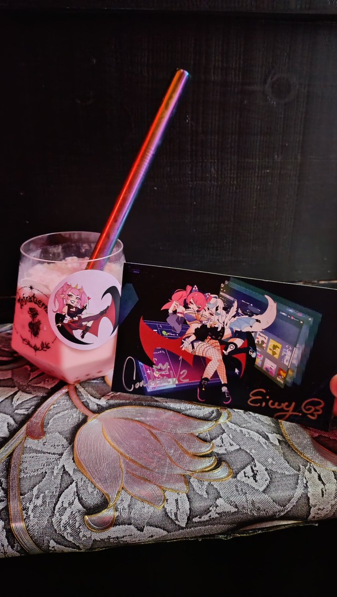 TukiiiTuks's tweet photo. Muchas gracias @VergilKing_10 por hacerme este increíble favor! Nos estamos escuchando en unas semanitas!!!
No sé olviden de ir a cafecito para la collab de #EiwyFley y #CondesaVR https://t.co/YtSuRfUIcB