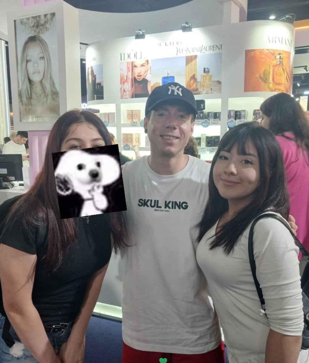 quanxisgirlie's tweet photo. EL MEJOR DIA D MI VIDA GRACIAS #PIGMENTOFEST https://t.co/MneHOzGMDP