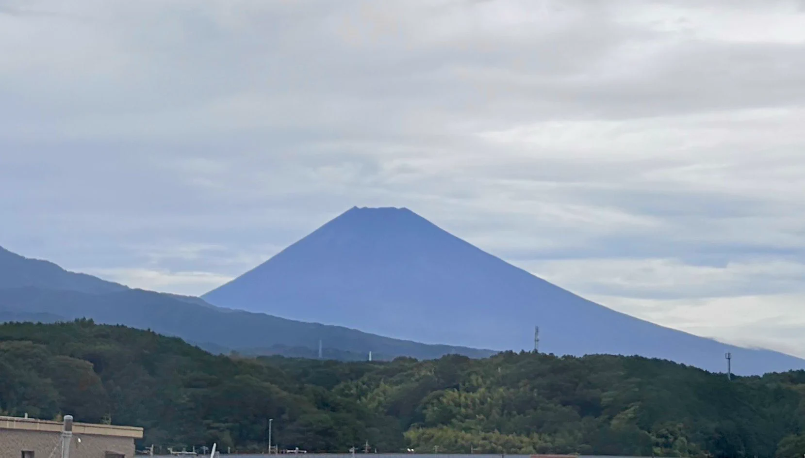 9月19日、Xで富士山の美しい姿が次々共有される
