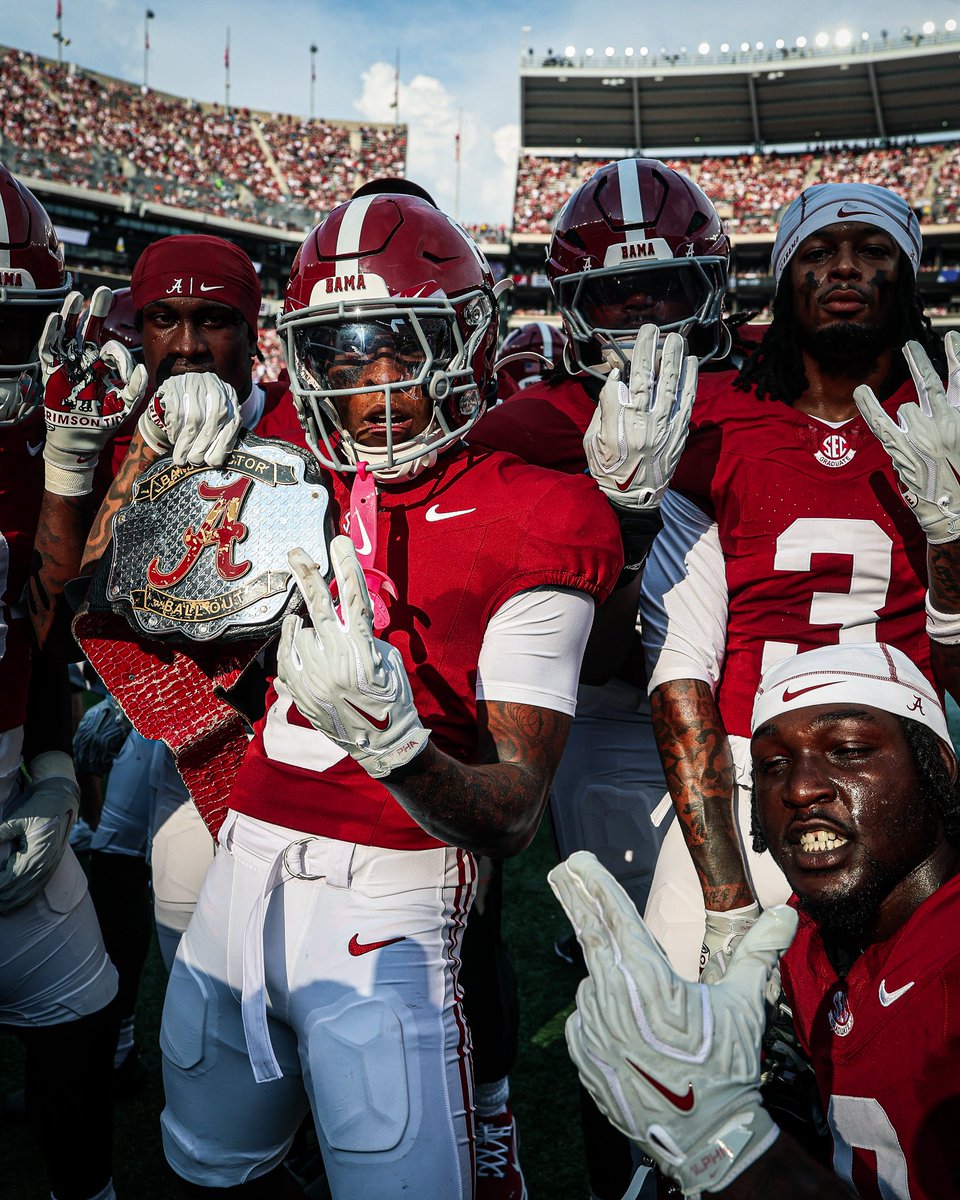 AlabamaFTBL's tweet photo. Swarm D 💪 https://t.co/PiI6D0y523