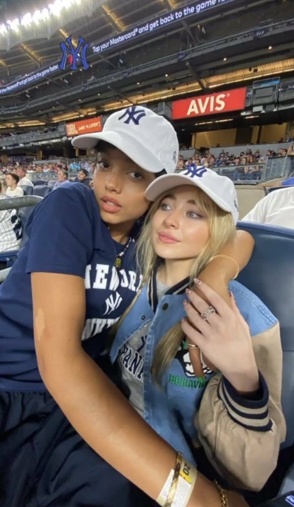 Goatbrinafiles's tweet photo. She has so much wlw potential https://t.co/DWGrbNX2ho