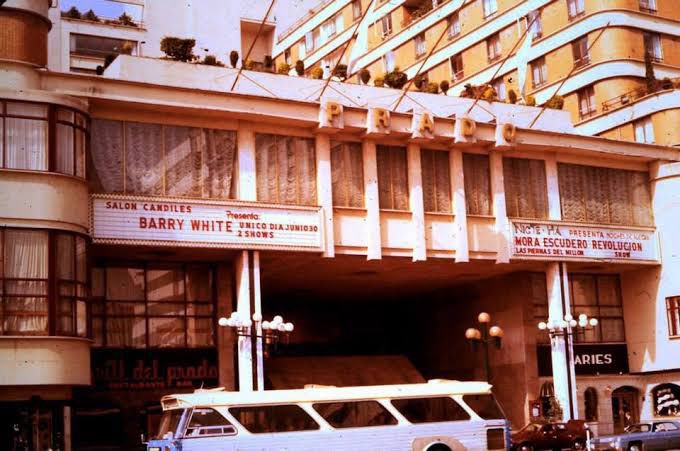 OscarBlancoCdmx's tweet photo. #EraOtroMexico #AlertaSísmica #19deSeptiembre El inolvidable Hotel del Prado ubicado en la Av. Juarez. Fue obra del gran arquitecto Carlos Obregón Santacilia. Sería víctima del temblor en 1985 #CDMX 🇲🇽🕷 https://t.co/4lmzpcJxVG