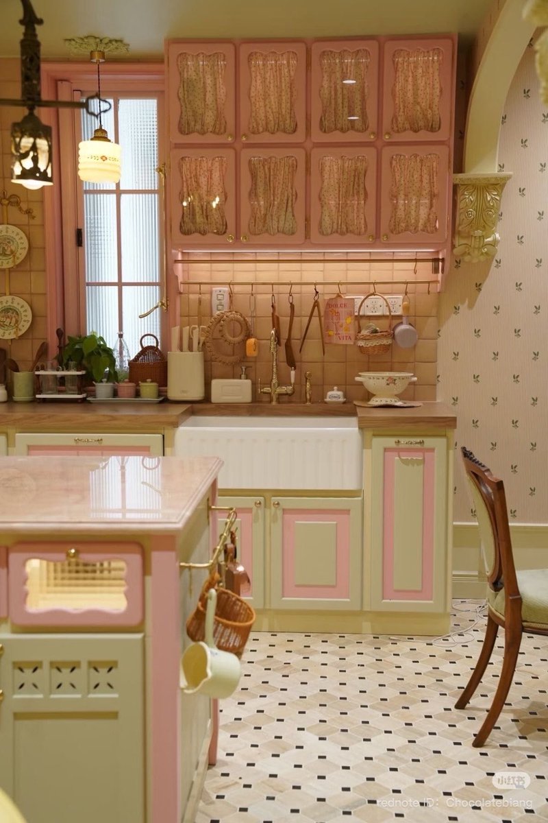 prtygal777's tweet photo. so obsessed with this design https://t.co/a2Fu6HoR11