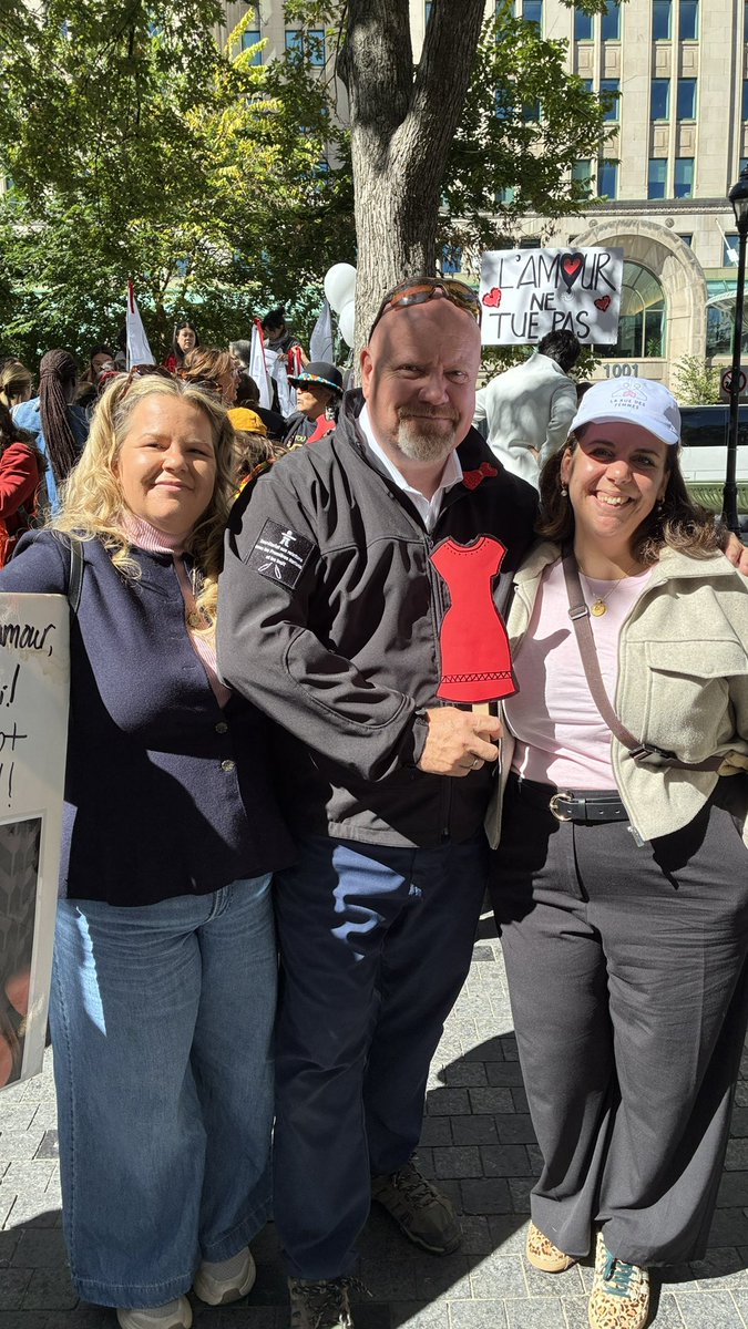 IanLafreniere's tweet photo. Aujourd'hui, on était à la marche contre les féminicides.

On ne peut pas juste hocher la tête et passer à autre chose. Ça doit s’arrêter.

Merci à celles qui ont organisé l’événement.

@M_Biron https://t.co/J1fpID2pqq