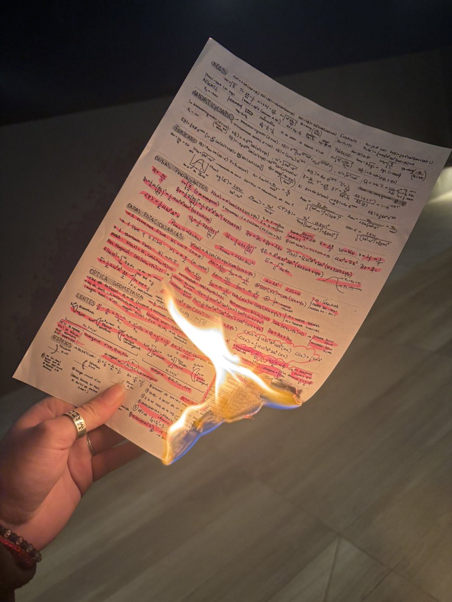 disharmoniz's tweet photo. uni student life https://t.co/wZ76hWzLKE