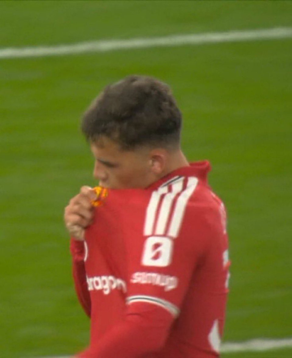 UnitedVoicePL's tweet photo. Przez problemy techniczne odcinek wpada wyjątkowo późno, ale zapraszamy do odsłuchu najnowszego podcastu tuż przed meczem z Fulham!🎙️✅

➡️ https://t.co/2xyHz23ZOd https://t.co/uXYRClMyRE