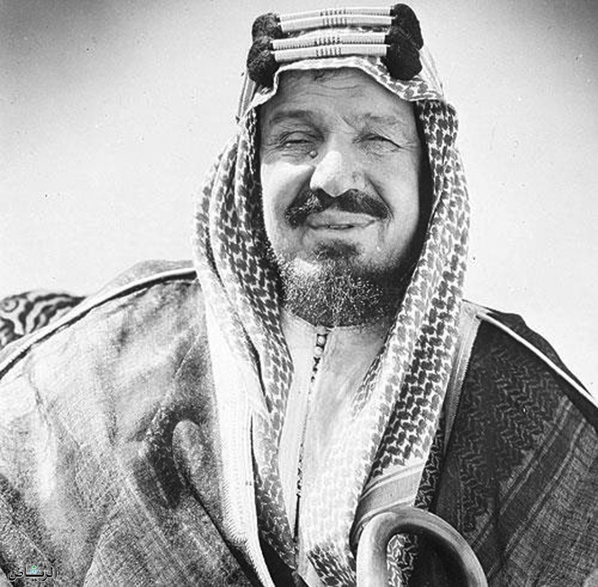 AliAhmedAlshehr's tweet photo. @Adhwan يقول الملك عبدالعزيز رحمه الله : إني لأصبر صبراً حتى يتهمني القريب والبعيد بالضعف والجبن ومازلت حليماً صابرا فإذا لم يعد للصبر والحِلم متسع ضربت ضربتي فكانت القاضية

#امن_السعودية_خط_احمر https://t.co/zbzJx0J03l