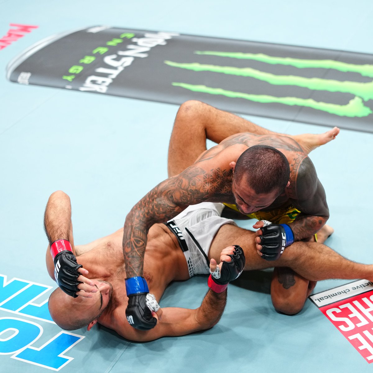 #CryptoCom #UFC331 Official Result: Joanderson Brito defeats Giga Chikadze by Knockout (ground and pound) at 1:57 of Round 1.

Complete Prelim Results ➡️ <https
