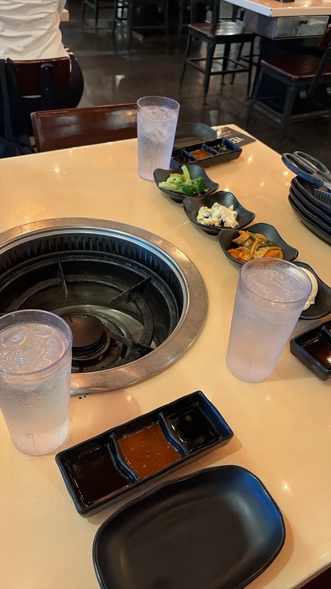 _ShotBySol's tweet photo. You know itโs going to be a good day when the K-BBQ craving hits. Sล is easily one of my favorite spots around. ๐ฅฉ๐ฅ
#KBBQ #KoreanBBQ #Foodie #KoreanFood #FoodPorn https://t.co/8DzjvD8cfd