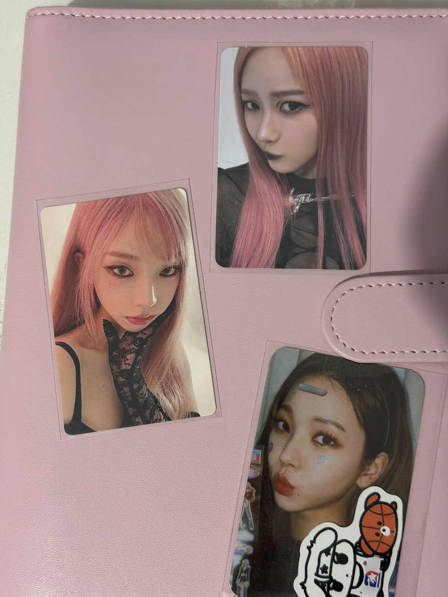 wwinrinaz's tweet photo. — feedback mais que positivo para @jisoonaori que me vendeu essas lindas !!!  os cards vieram perfeitos muito bem embalados eu amei mt 💗 e a laura é uma querida, me deu muita atenção e suporte por conta de problemas com a transportadora q no fim deu tudo certo. muito obrigada💘 https://t.co/qeq0ncgAGl