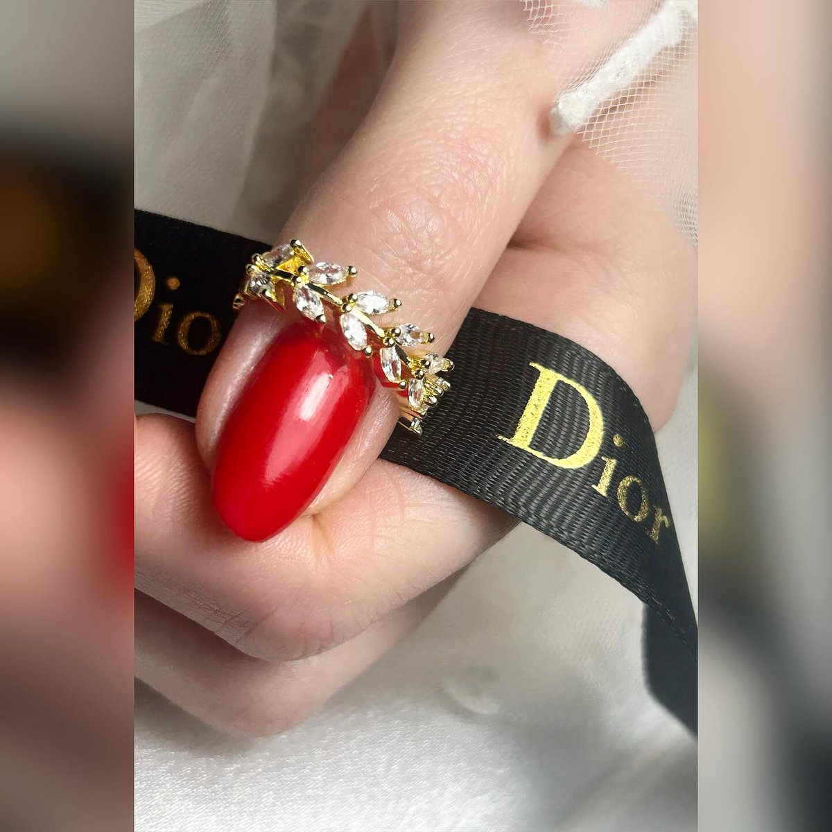 DeloraRincov's tweet photo. Beautiful red https://t.co/9ibBgcnLAT