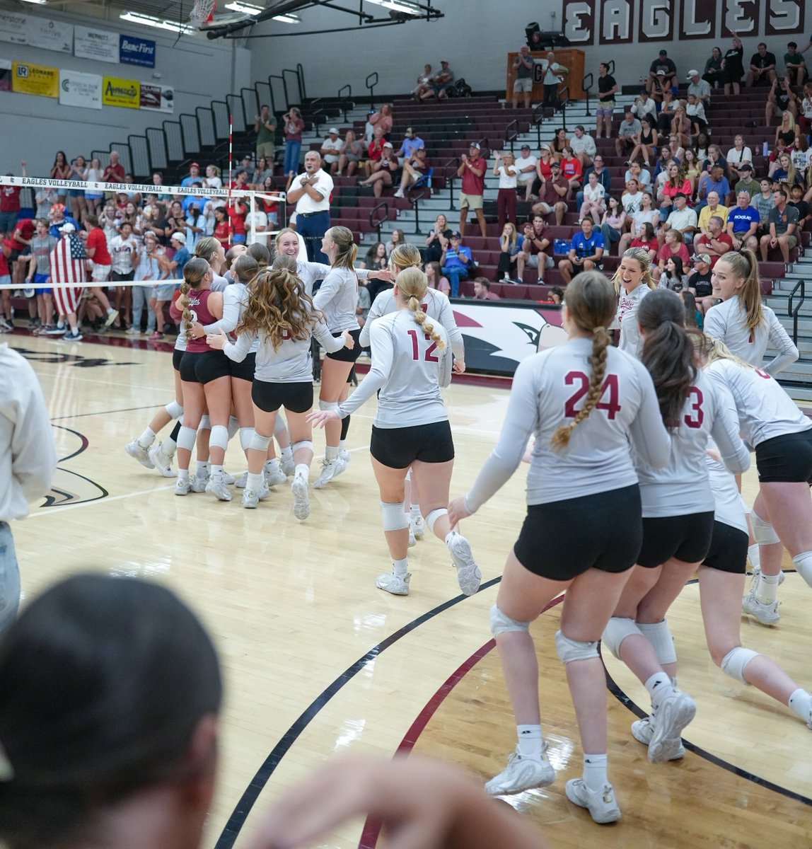 OCEagles's tweet photo. EAGLES DEFEND THE NEST IN A 4️⃣ SET THRILLER‼️🦅🏐

#madeformore #playformore https://t.co/xRWNB3IrTt