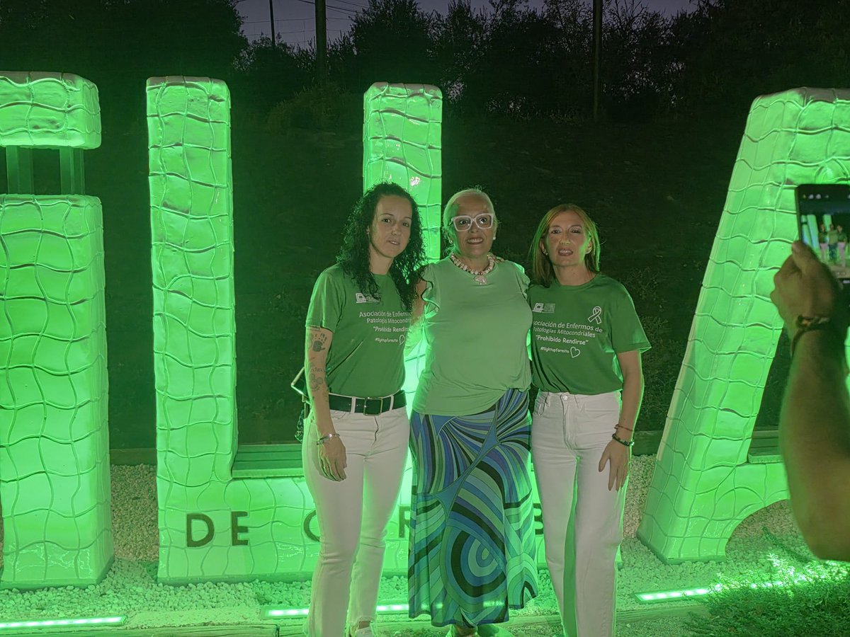 AEPMI's tweet photo. Villafranca de Córdoba apoyando la Semana Mundial de las Enfermedades Mitocondriales 🌐 #lightupformito #worldmitoweek #enfermededmitocondriales https://t.co/U3P7rJq47b